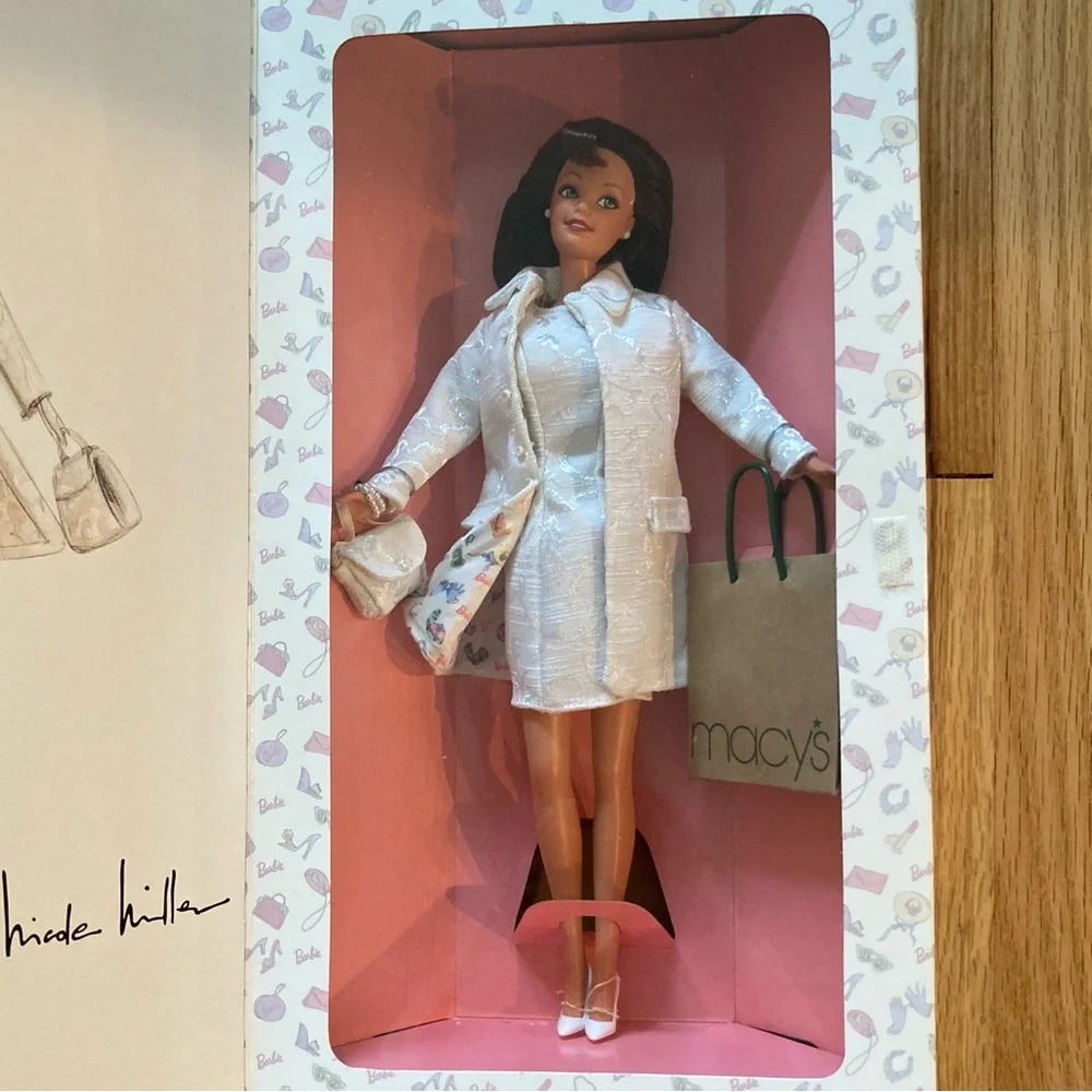 NWT Barbie City Shopper Nicole Miller Macy’s Special Ed 1996